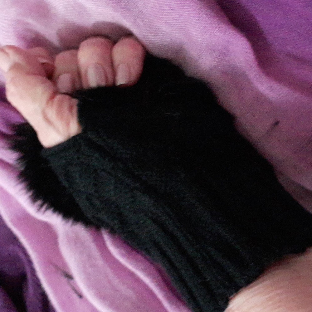 Black Fingerless Gloves w/ Fur (faux) Trim